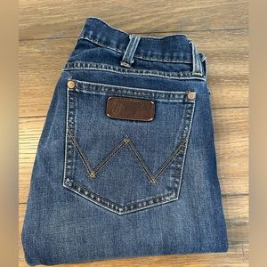 Wrangler Retros Skinny Size 30x32 Size Tag Is Cut Out Gently Worn